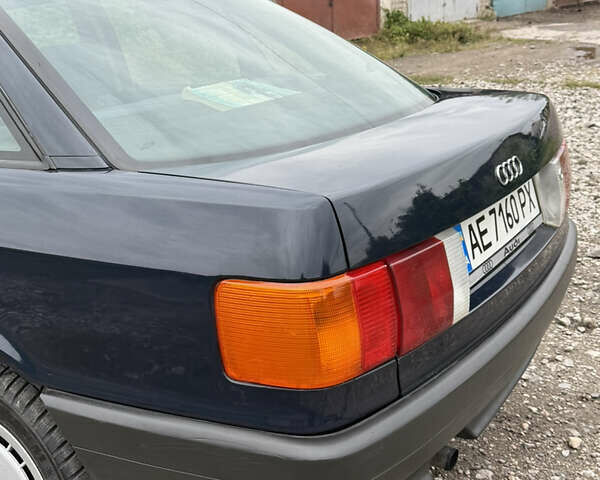 Синий Ауди 80, объемом двигателя 1.6 л и пробегом 250 тыс. км за 2499 $, фото 9 на Automoto.ua