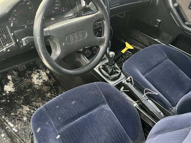 Синий Ауди 80, объемом двигателя 1.8 л и пробегом 400 тыс. км за 1200 $, фото 2 на Automoto.ua
