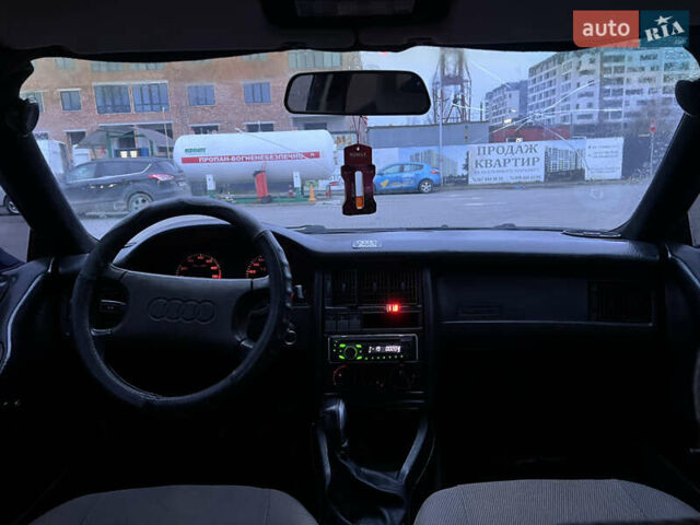 Синий Ауди 80, объемом двигателя 1.78 л и пробегом 256 тыс. км за 1250 $, фото 6 на Automoto.ua