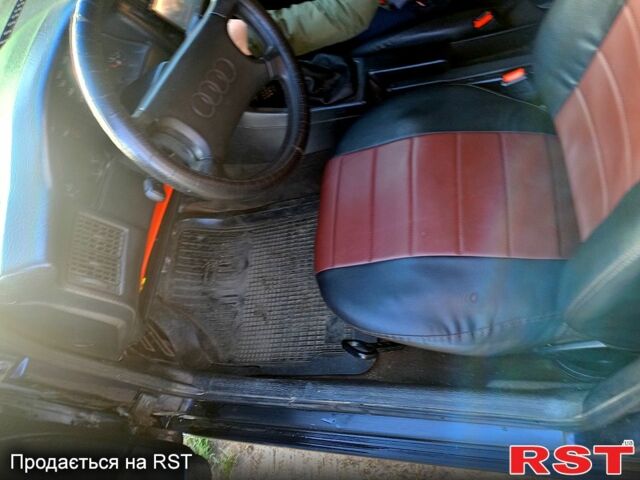 Синий Ауди 80, объемом двигателя 1.8 л и пробегом 430 тыс. км за 1700 $, фото 5 на Automoto.ua