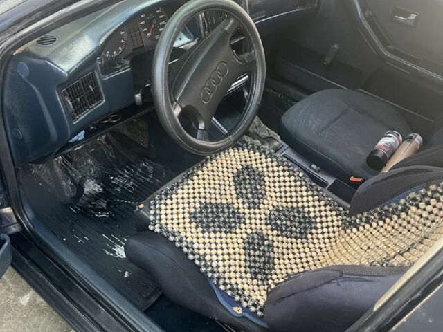 Синий Ауди 80, объемом двигателя 1.8 л и пробегом 400 тыс. км за 1500 $, фото 2 на Automoto.ua