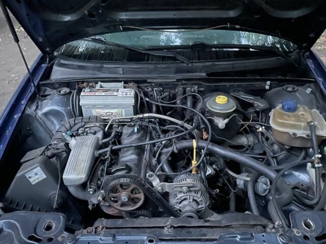 Синий Ауди 80, объемом двигателя 1.8 л и пробегом 376 тыс. км за 2000 $, фото 4 на Automoto.ua