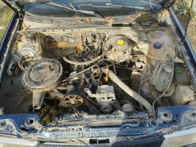 Синий Ауди 80, объемом двигателя 2 л и пробегом 441 тыс. км за 1100 $, фото 4 на Automoto.ua