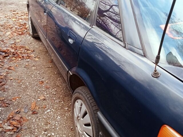 Синий Ауди 80, объемом двигателя 0 л и пробегом 340 тыс. км за 1500 $, фото 5 на Automoto.ua