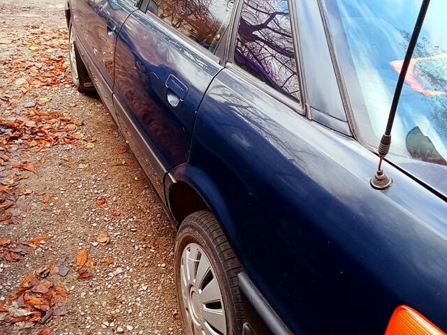 Синий Ауди 80, объемом двигателя 1.8 л и пробегом 340 тыс. км за 1500 $, фото 1 на Automoto.ua