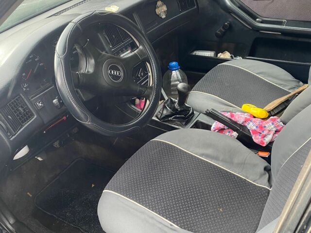 Синий Ауди 80, объемом двигателя 2 л и пробегом 350 тыс. км за 1299 $, фото 5 на Automoto.ua