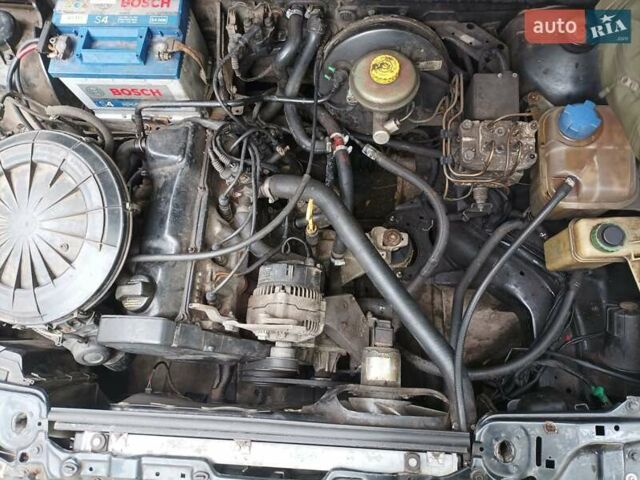 Синий Ауди 80, объемом двигателя 1.98 л и пробегом 290 тыс. км за 3000 $, фото 7 на Automoto.ua