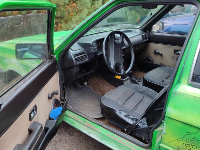 Зеленый Ауди 80, объемом двигателя 1.6 л и пробегом 500 тыс. км за 600 $, фото 5 на Automoto.ua