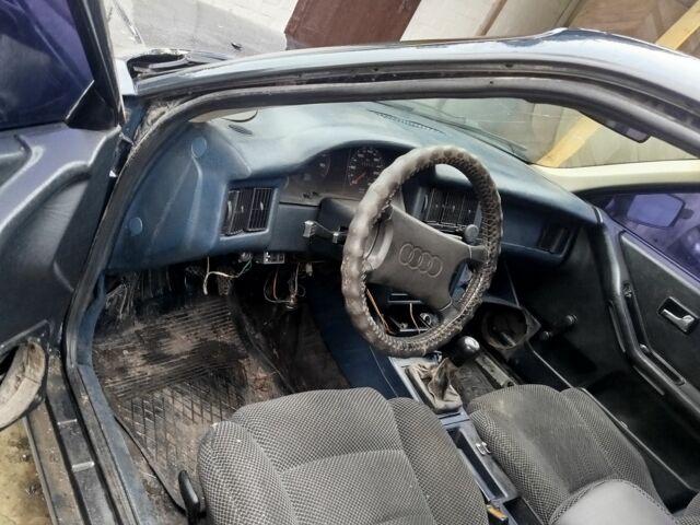 Зеленый Ауди 80, объемом двигателя 1.8 л и пробегом 300 тыс. км за 800 $, фото 4 на Automoto.ua