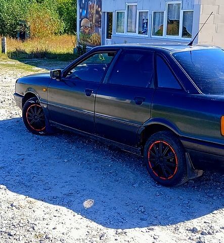 Зеленый Ауди 80, объемом двигателя 1.8 л и пробегом 380 тыс. км за 1900 $, фото 2 на Automoto.ua