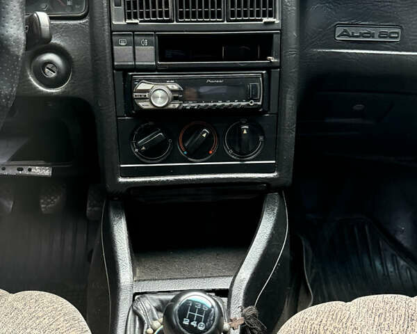 Зелений Ауді 80, об'ємом двигуна 2 л та пробігом 404 тис. км за 3100 $, фото 41 на Automoto.ua