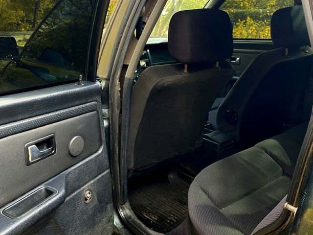 Зеленый Ауди 80, объемом двигателя 2 л и пробегом 300 тыс. км за 1850 $, фото 4 на Automoto.ua