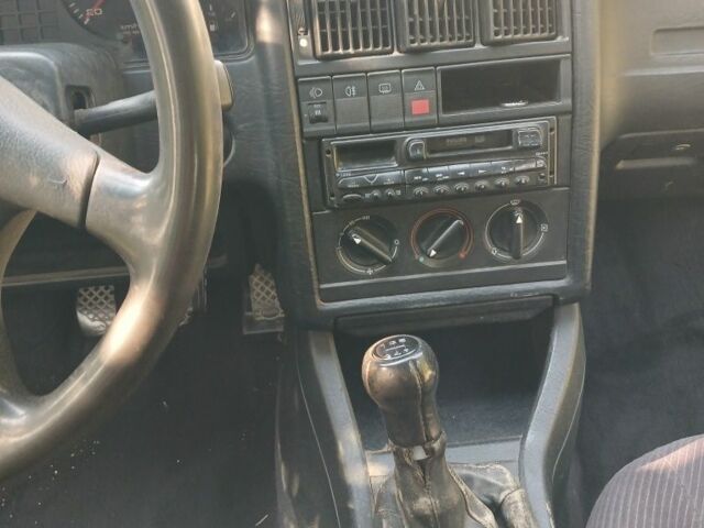 Зеленый Ауди 80, объемом двигателя 2 л и пробегом 273 тыс. км за 1500 $, фото 3 на Automoto.ua