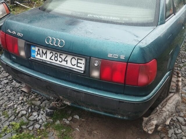 Зеленый Ауди 80, объемом двигателя 2 л и пробегом 250 тыс. км за 750 $, фото 4 на Automoto.ua