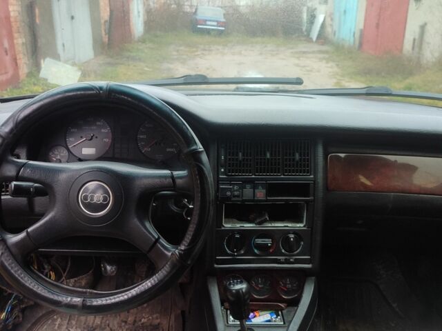 Зеленый Ауди 80, объемом двигателя 2.8 л и пробегом 327 тыс. км за 3200 $, фото 7 на Automoto.ua