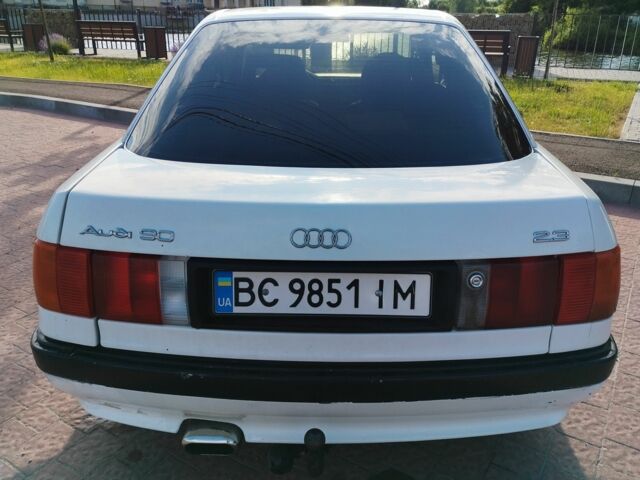 Белый Ауди 90, объемом двигателя 2 л и пробегом 400 тыс. км за 800 $, фото 7 на Automoto.ua