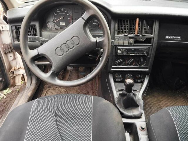 Белый Ауди 90, объемом двигателя 2.2 л и пробегом 200 тыс. км за 1187 $, фото 6 на Automoto.ua