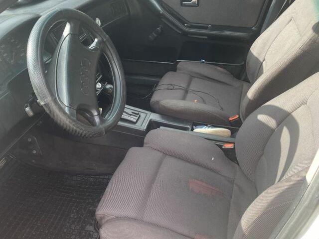 Белый Ауди 90, объемом двигателя 2.3 л и пробегом 10 тыс. км за 1500 $, фото 3 на Automoto.ua