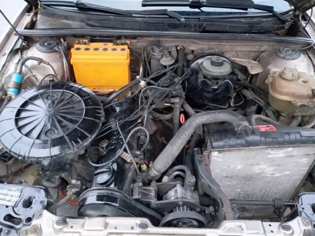 Бежевый Ауди 90, объемом двигателя 2.2 л и пробегом 333 тыс. км за 1500 $, фото 18 на Automoto.ua