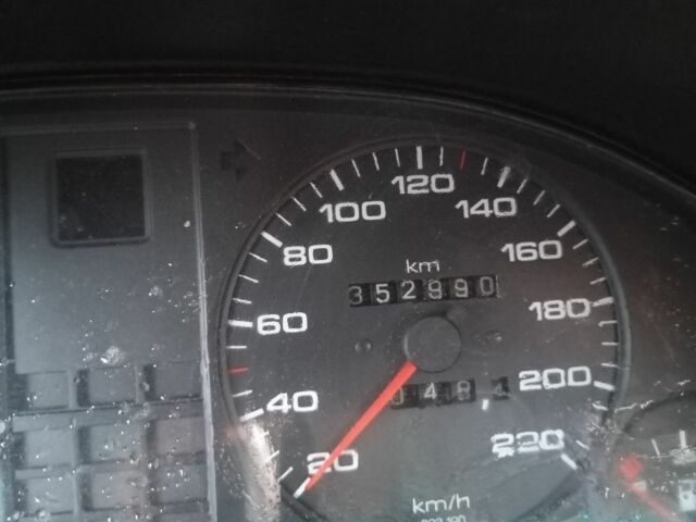 Бежевый Ауди 90, объемом двигателя 2.2 л и пробегом 333 тыс. км за 1500 $, фото 7 на Automoto.ua