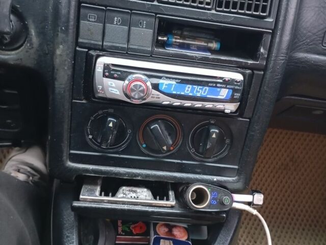 Бежевый Ауди 90, объемом двигателя 2.2 л и пробегом 333 тыс. км за 1500 $, фото 6 на Automoto.ua