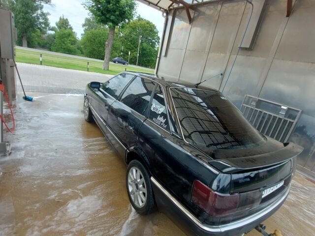 Черный Ауди 90, объемом двигателя 2 л и пробегом 757 тыс. км за 2375 $, фото 2 на Automoto.ua