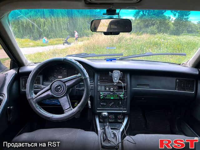 Черный Ауди 90, объемом двигателя 2 л и пробегом 0 тыс. км за 2700 $, фото 7 на Automoto.ua