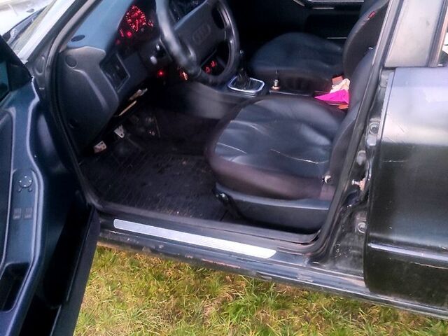 Черный Ауди 90, объемом двигателя 2 л и пробегом 0 тыс. км за 1900 $, фото 8 на Automoto.ua