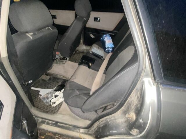 Серый Ауди 90, объемом двигателя 2 л и пробегом 450 тыс. км за 475 $, фото 5 на Automoto.ua