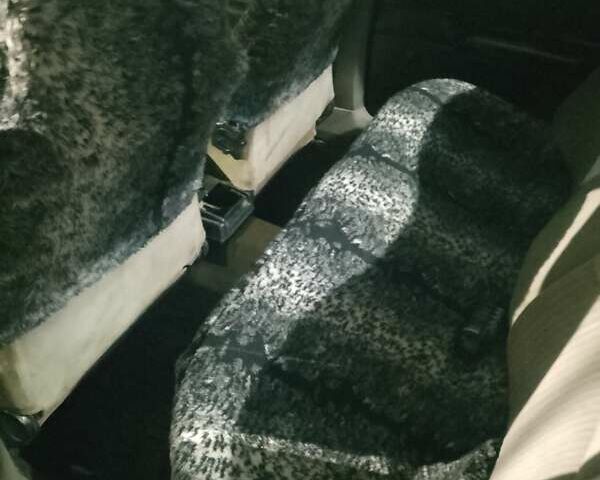 Серый Ауди 90, объемом двигателя 2.31 л и пробегом 350 тыс. км за 1600 $, фото 3 на Automoto.ua