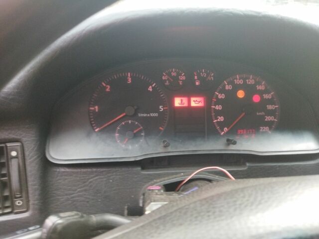 Серый Ауди 90, объемом двигателя 2 л и пробегом 390 тыс. км за 2209 $, фото 3 на Automoto.ua