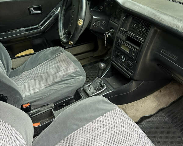 Сірий Ауді 90, об'ємом двигуна 2 л та пробігом 400 тис. км за 1400 $, фото 3 на Automoto.ua
