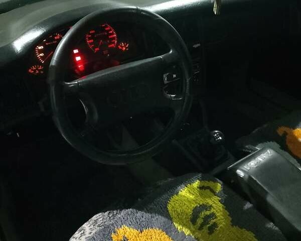 Серый Ауди 90, объемом двигателя 2.31 л и пробегом 350 тыс. км за 1600 $, фото 4 на Automoto.ua