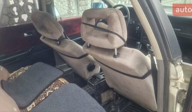 Сірий Ауді 90, об'ємом двигуна 2.3 л та пробігом 300 тис. км за 999 $, фото 8 на Automoto.ua