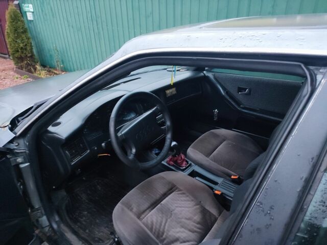 Серый Ауди 90, объемом двигателя 2 л и пробегом 200 тыс. км за 1000 $, фото 4 на Automoto.ua