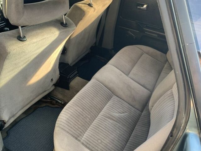 Синий Ауди 90, объемом двигателя 1.6 л и пробегом 300 тыс. км за 1050 $, фото 7 на Automoto.ua