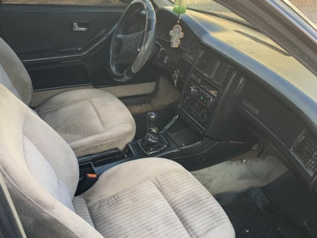 Синий Ауди 90, объемом двигателя 1.6 л и пробегом 300 тыс. км за 1050 $, фото 8 на Automoto.ua