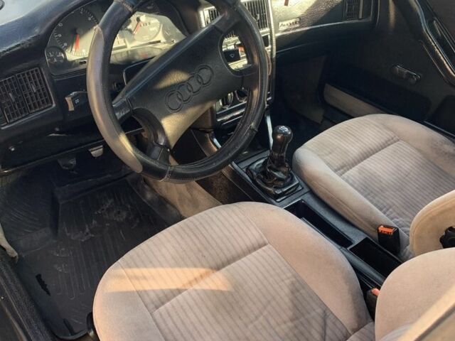 Синий Ауди 90, объемом двигателя 1.6 л и пробегом 300 тыс. км за 1050 $, фото 6 на Automoto.ua