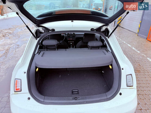 Білий Ауді А1, об'ємом двигуна 1.4 л та пробігом 114 тис. км за 7999 $, фото 3 на Automoto.ua