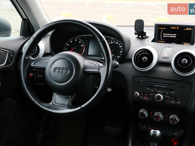 Белый Ауди А1, объемом двигателя 1.39 л и пробегом 167 тыс. км за 9300 $, фото 12 на Automoto.ua