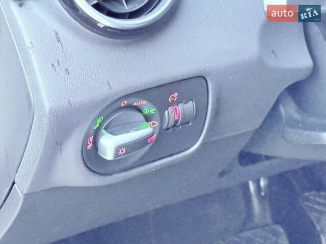 Білий Ауді А1, об'ємом двигуна 1.4 л та пробігом 114 тис. км за 7999 $, фото 31 на Automoto.ua