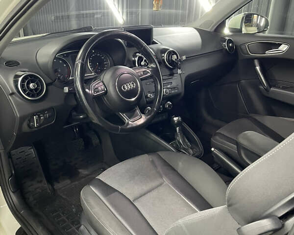 Белый Ауди А1, объемом двигателя 1.39 л и пробегом 274 тыс. км за 8600 $, фото 10 на Automoto.ua