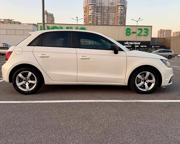 Белый Ауди А1, объемом двигателя 1.39 л и пробегом 127 тыс. км за 9000 $, фото 5 на Automoto.ua