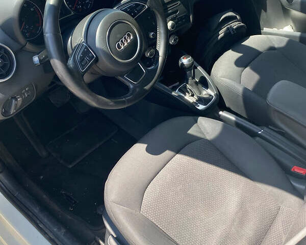 Белый Ауди А1, объемом двигателя 1.4 л и пробегом 240 тыс. км за 7000 $, фото 2 на Automoto.ua