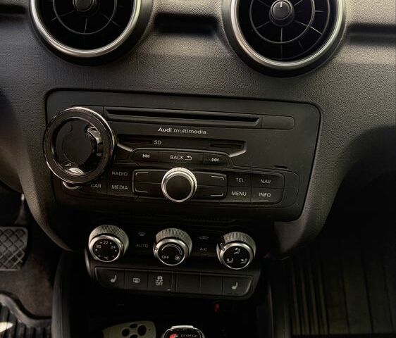 Білий Ауді А1, об'ємом двигуна 1.4 л та пробігом 146 тис. км за 11000 $, фото 3 на Automoto.ua