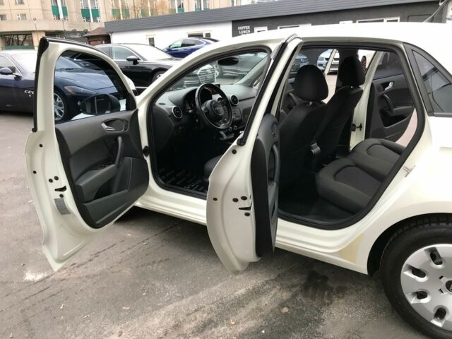 Белый Ауди А1, объемом двигателя 1.4 л и пробегом 125 тыс. км за 12900 $, фото 38 на Automoto.ua