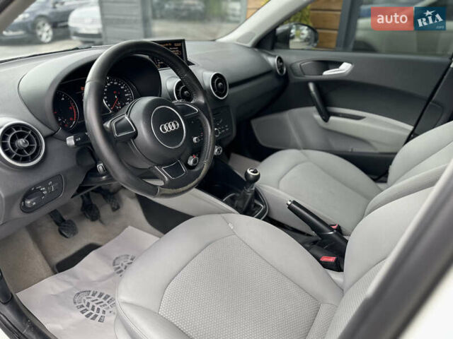 Белый Ауди А1, объемом двигателя 1.6 л и пробегом 229 тыс. км за 8500 $, фото 26 на Automoto.ua