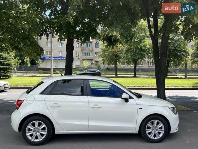 Білий Ауді А1, об'ємом двигуна 1.39 л та пробігом 89 тис. км за 11500 $, фото 5 на Automoto.ua