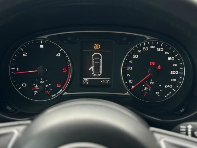 Білий Ауді А1, об'ємом двигуна 1.6 л та пробігом 229 тис. км за 8500 $, фото 17 на Automoto.ua