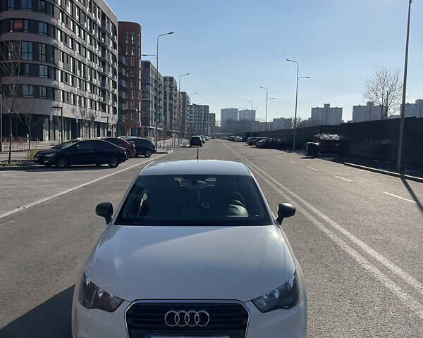 Белый Ауди А1, объемом двигателя 1.4 л и пробегом 115 тыс. км за 11500 $, фото 3 на Automoto.ua